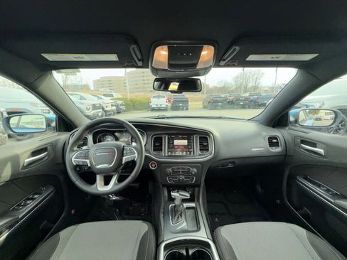 Used 2015 Dodge Charger SXT image 21