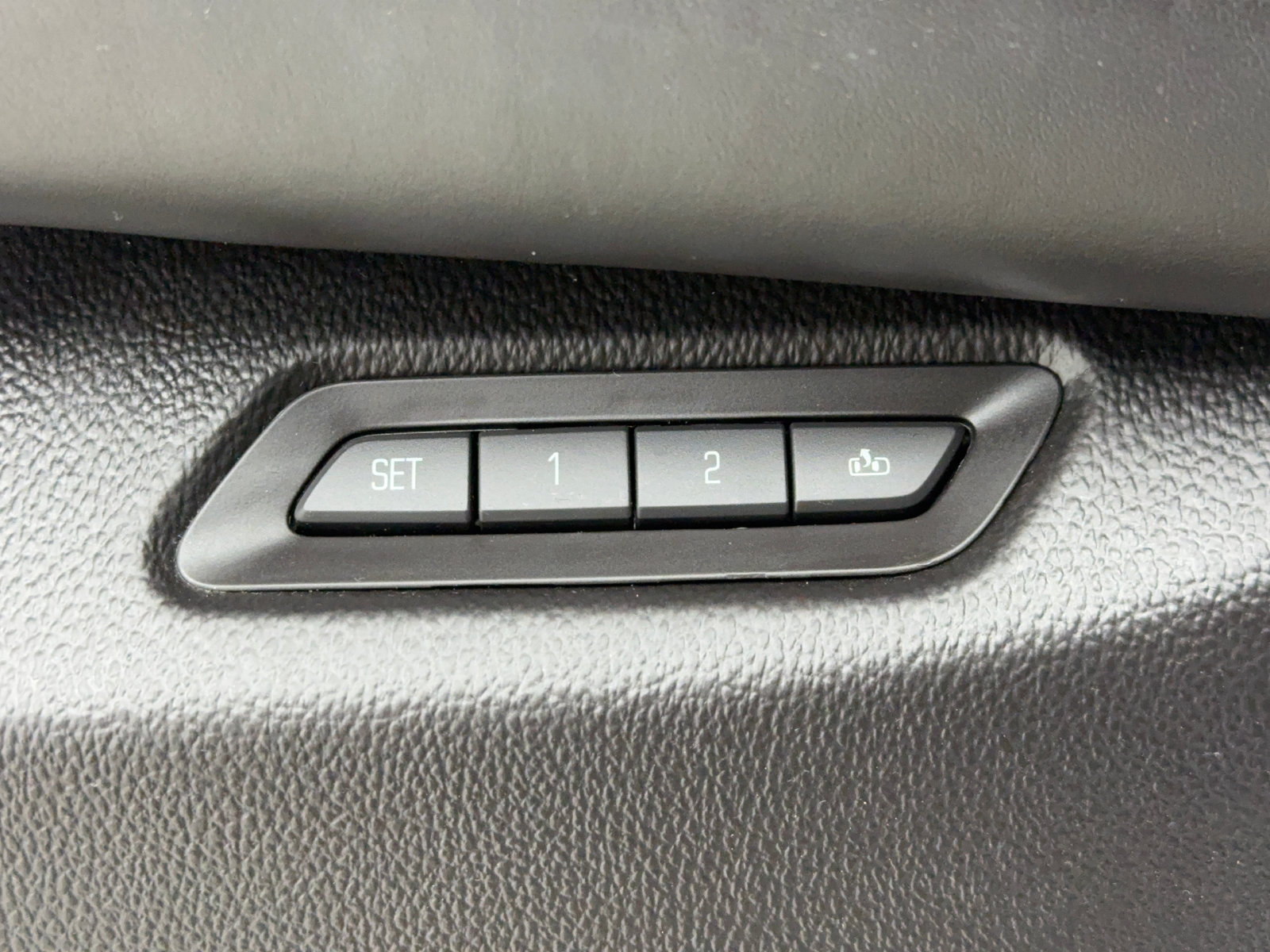 Used 2016 Cadillac Escalade Platinum AWD/4WD image 22