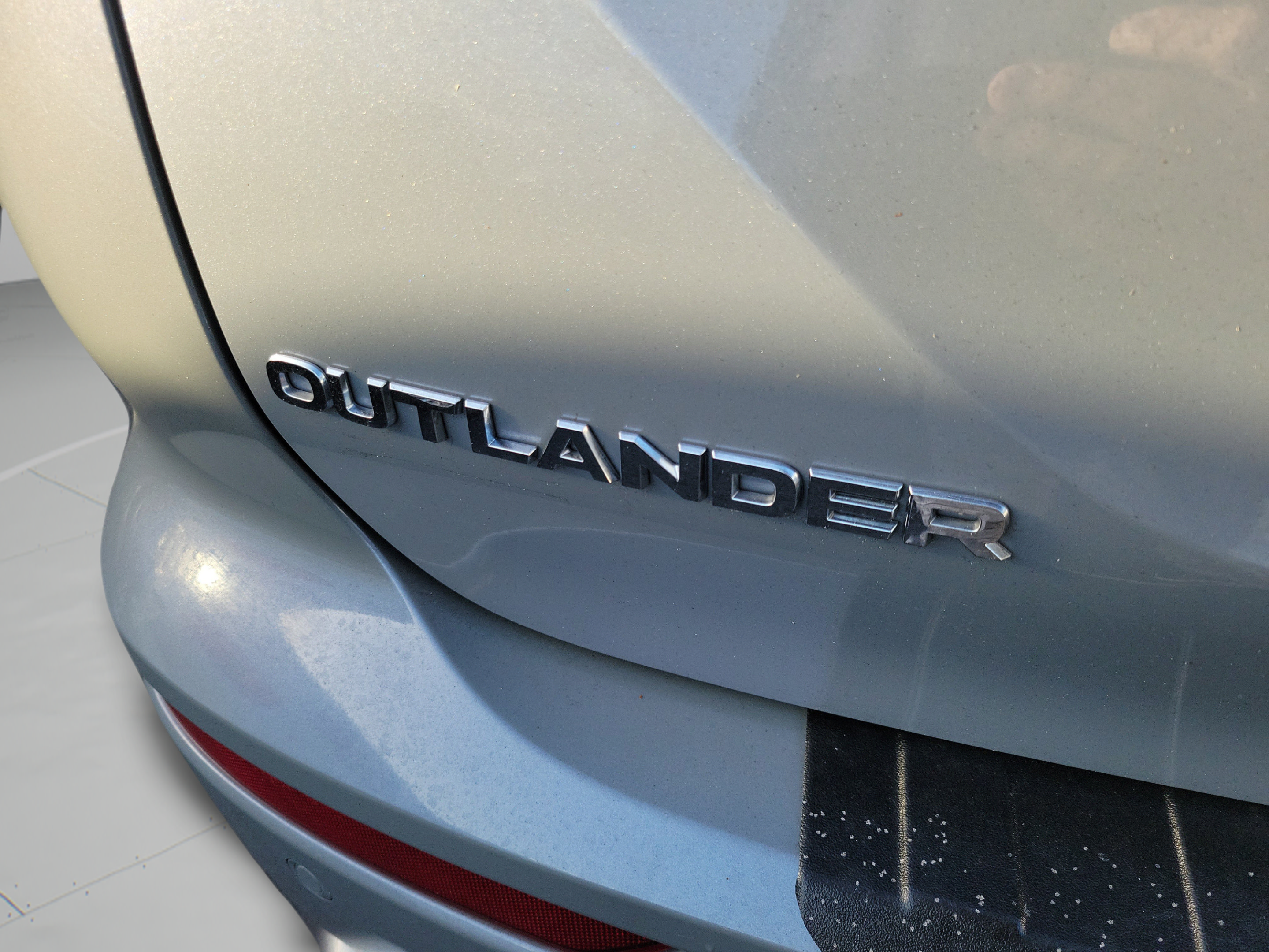 Used 2025 Mitsubishi Outlander SE FWD image 25