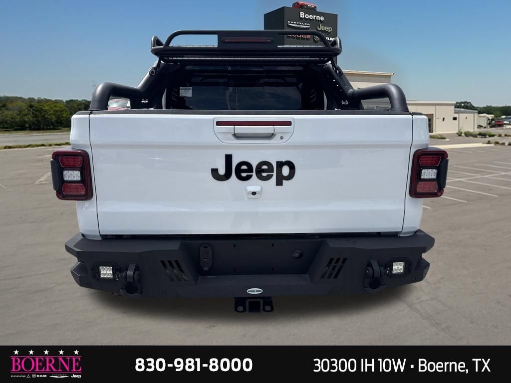 Used 2021 Jeep Gladiator Overland AWD/4WD image 11
