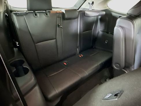 Used 2024 Toyota Highlander Limited image 27