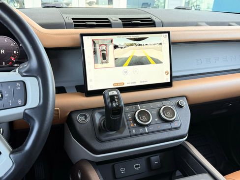 Used 2023 Land Rover Defender 130 First Edition image 50