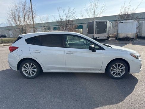 Used 2017 Subaru Impreza 2.0i image 2
