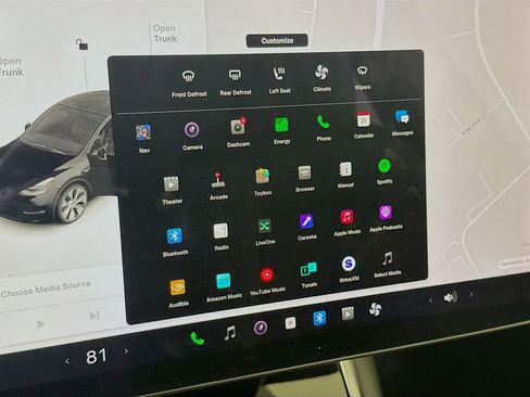 Used 2021 Tesla Model Y Long Range image 12