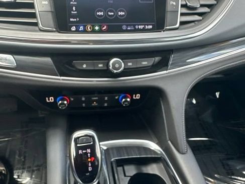 Used 2021 Buick Enclave Essence AWD/4WD image 25