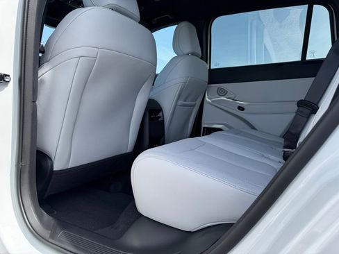 New 2026 Jeep Cherokee Limited image 27