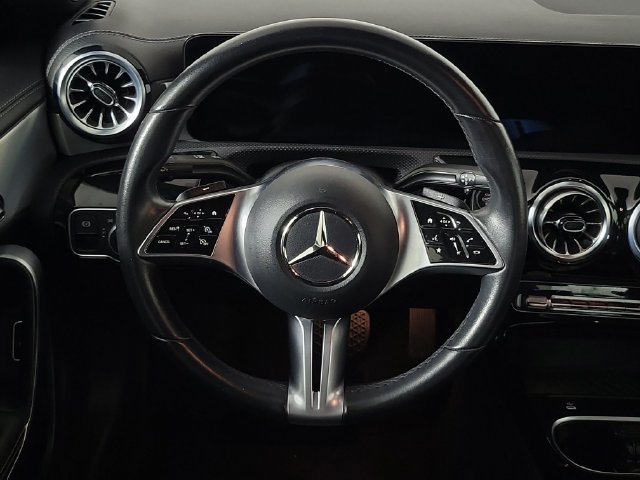 Used 2025 Mercedes-Benz CLA 250 image 11