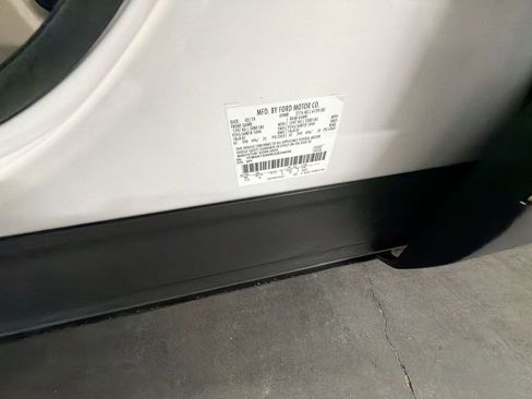 Used 2019 Ford Explorer XLT w/ Equipment Group 202A FWD image 33