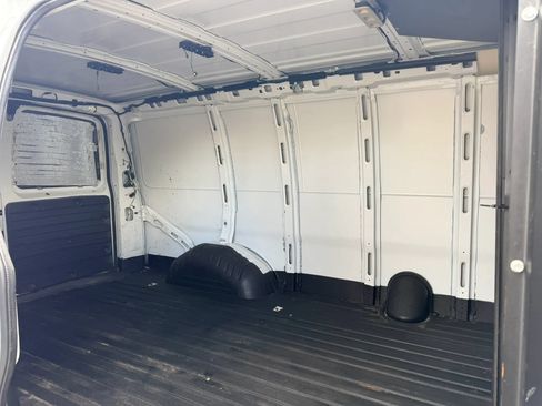 Used 2020 Chevrolet Express 2500 RWD image 19