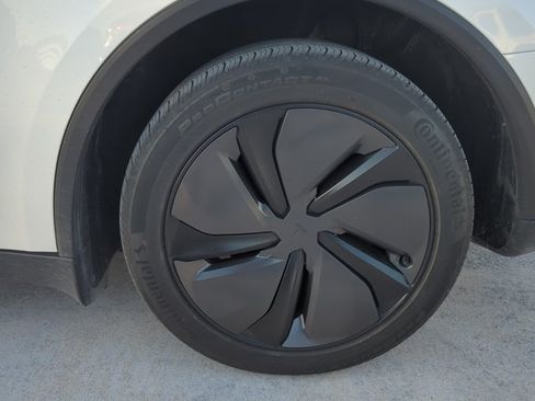 Used 2026 Tesla Model Y Long Range AWD/4WD image 6