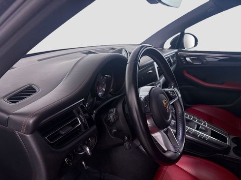 Used 2020 Porsche Macan S w/ Premium Package Plus image 22