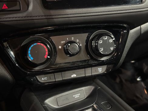 Used 2018 Honda HR-V LX image 24