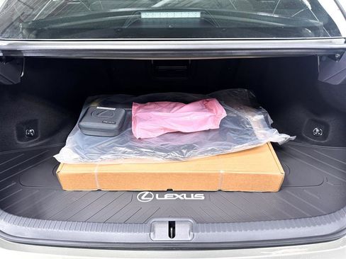 New 2025 Lexus ES 350 w/ Luxury Package image 11