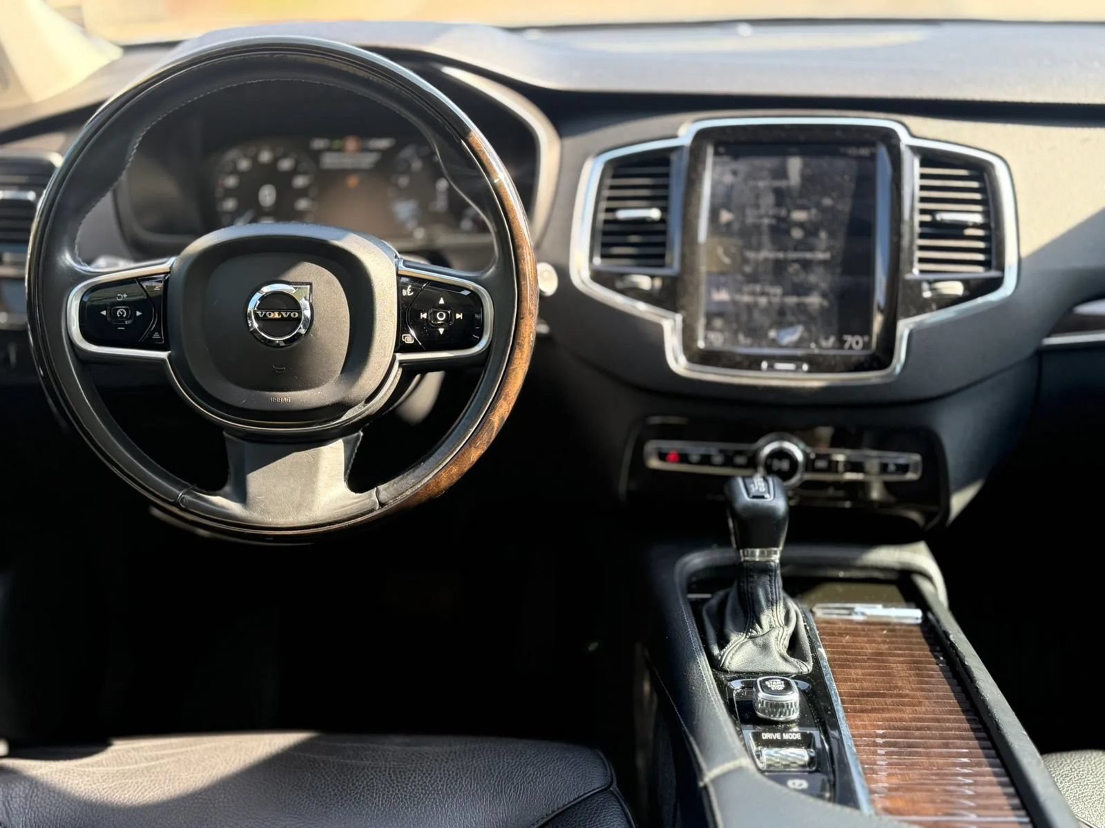 Used 2018 Volvo XC90 T6 Momentum w/ Momentum Plus Package AWD/4WD image 15