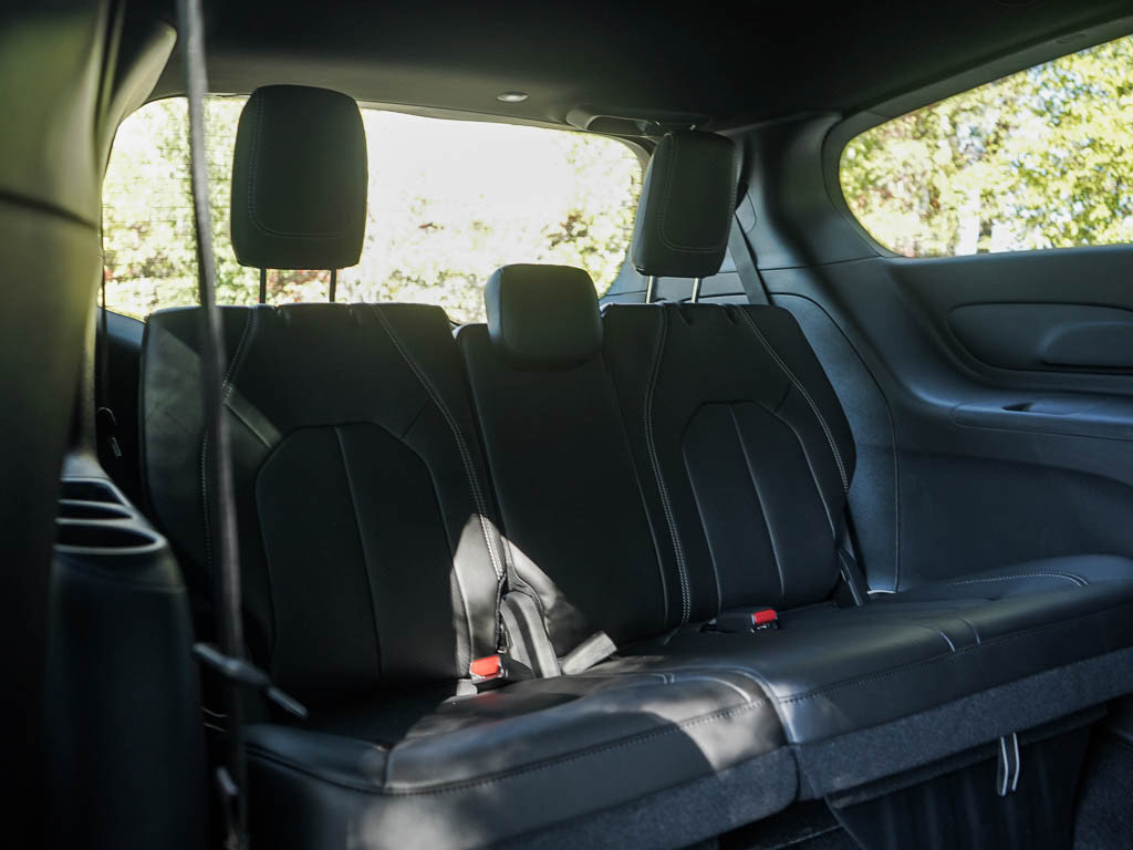 New 2026 Chrysler Pacifica Select AWD/4WD image 14