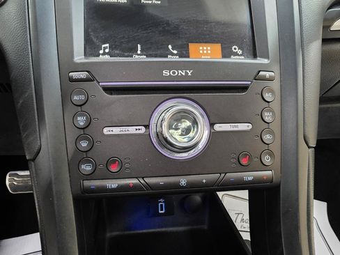 Used 2018 Ford Fusion Titanium FWD image 31