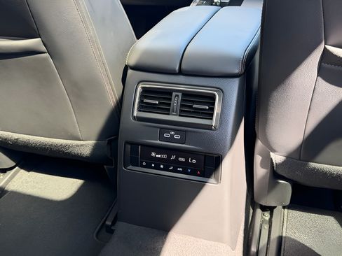 Used 2025 MAZDA CX-70 Plug-In Hybrid w/ Premium Pkg AWD/4WD image 32