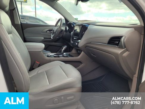 Used 2021 Chevrolet Traverse LT image 15