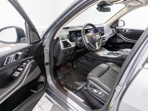 Used 2023 BMW X7 xDrive40i w/ Premium Package AWD/4WD image 12