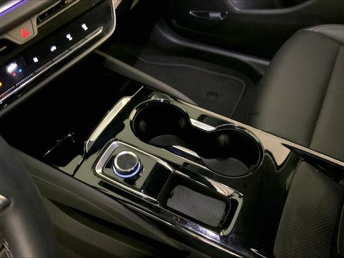 Used 2025 Buick Envision Preferred AWD/4WD image 17