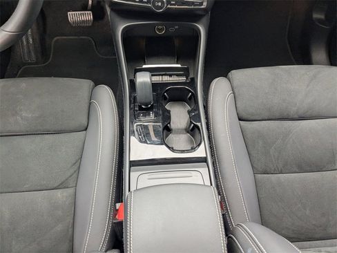 Used 2023 Volvo XC40 Recharge Ultimate image 24