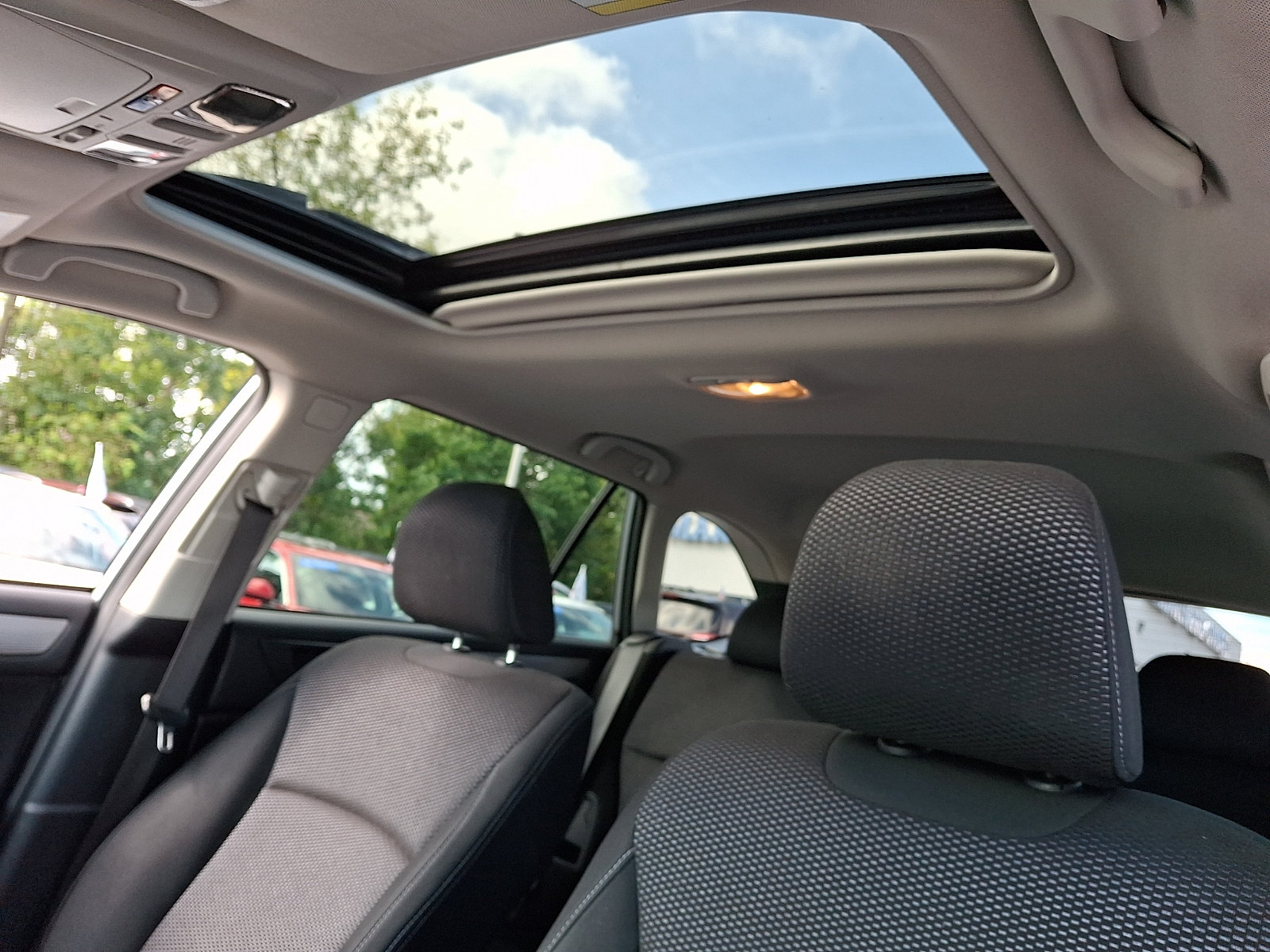Used 2017 Subaru Outback 2.5i Premium AWD/4WD image 13