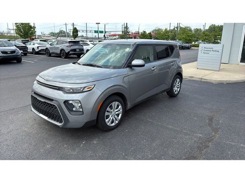 Used 2022 Kia Soul LX FWD image 2
