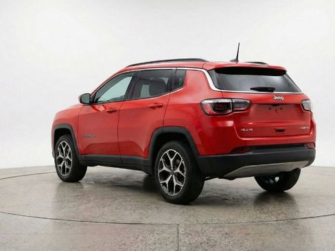 Used 2025 Jeep Compass Limited AWD/4WD image 2