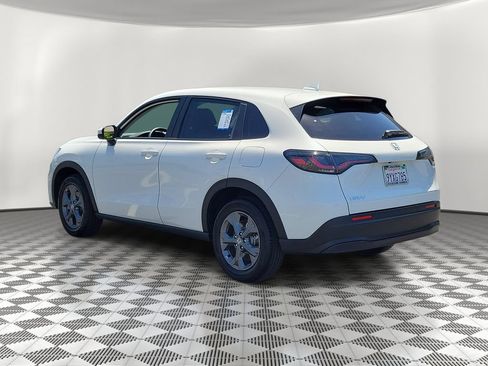 Certified 2027 Honda HR-V LX image 4