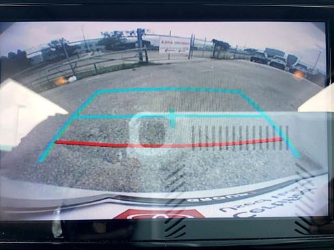 Used 2022 Toyota Sienna XLE image 24