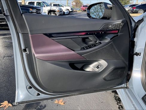 Used 2026 BMW M5 w/ Carbon Package image 25