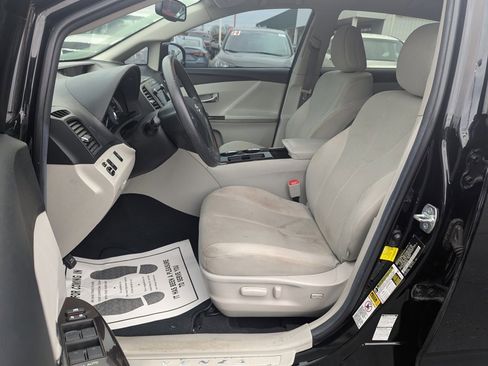 Used 2011 Toyota Venza AWD image 10