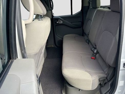 Used 2012 Nissan Frontier SV w/ SV Premium Utility Pkg image 21