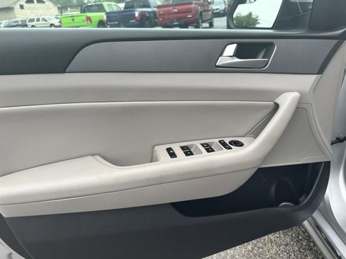 Used 2017 Hyundai Sonata SE FWD image 18
