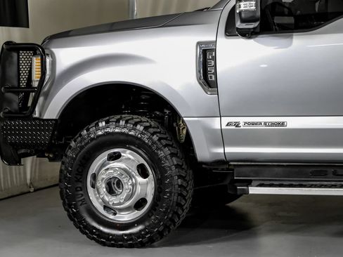 Used 2022 Ford F350 Lariat w/ Lariat Ultimate Package AWD/4WD image 12