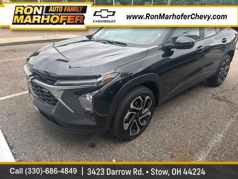 Used 2025 Chevrolet Trax RS w/ Driver Confidence Package FWD image 1