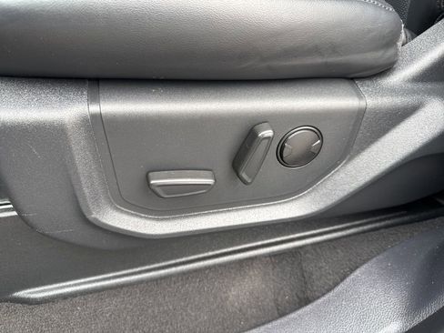 Used 2024 Ford Expedition XLT image 19