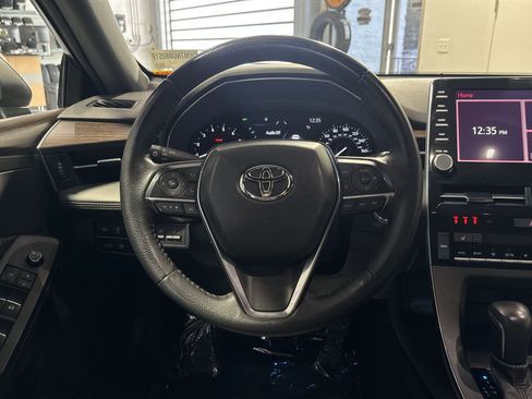 Used 2022 Toyota Avalon XLE FWD image 17