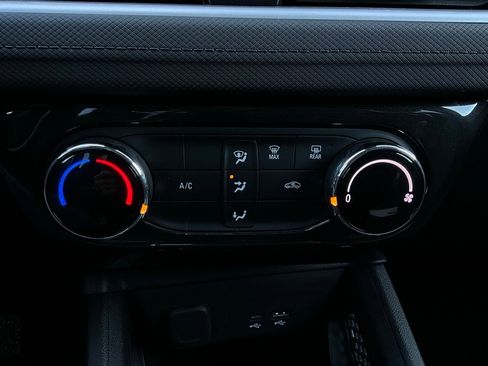 Used 2025 Chevrolet TrailBlazer LT image 24