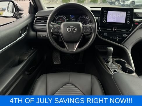 Used 2023 Toyota Camry SE w/ Cold Weather Package FWD image 16
