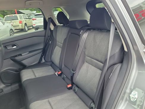 Certified 2026 Nissan Rogue SV FWD image 11