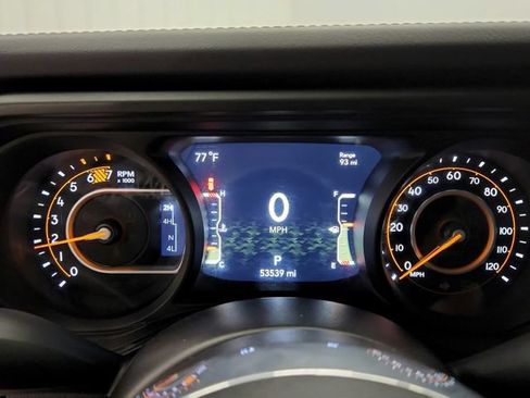 Used 2025 Jeep Wrangler Unlimited Sahara AWD/4WD image 19