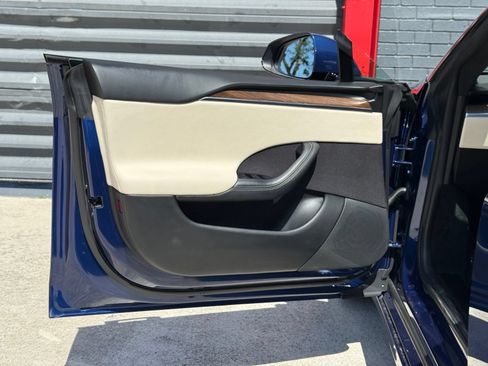 Used 2022 Tesla Model S AWD/4WD image 18