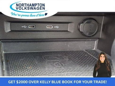 Used 2022 Volkswagen Tiguan SE w/ Panoramic Sunroof Package image 25