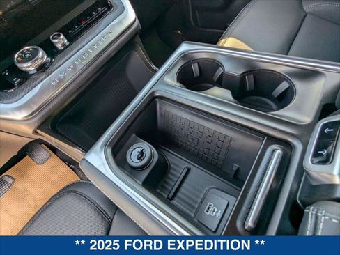 New 2025 Ford Expedition Platinum w/ Stealth Performance Package image 15