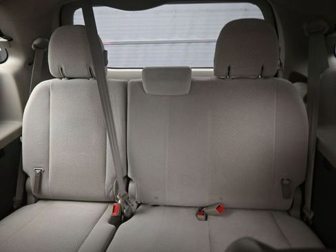 Used 2013 Toyota Sienna LE FWD image 12