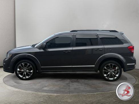 Used 2019 Dodge Journey SE w/ Blacktop Package image 4