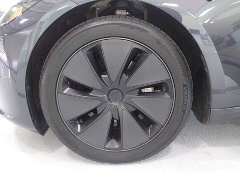 Used 2024 Tesla Model 3 Standard Range RWD image 24