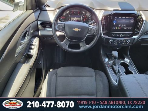 Used 2023 Chevrolet Traverse LT FWD image 14
