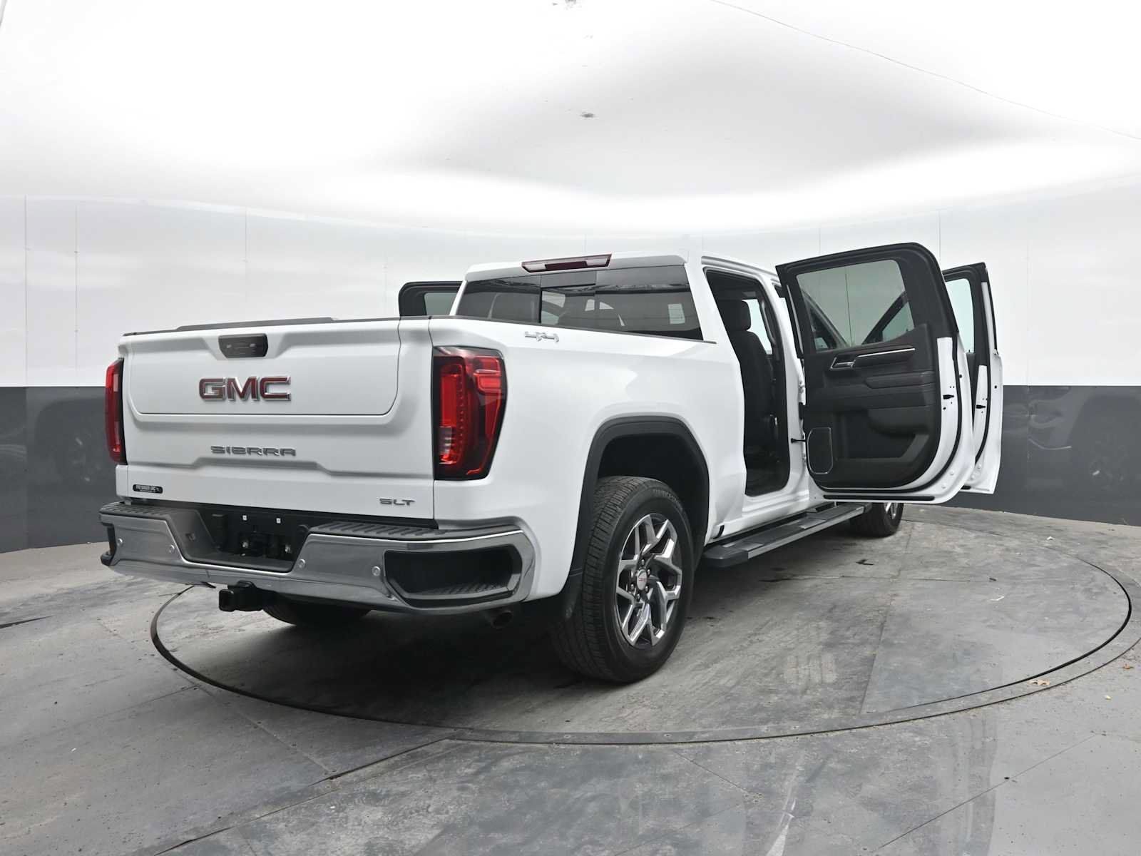 Used 2024 GMC Sierra 1500 SLT w/ SLT Premium Plus Package AWD/4WD image 52